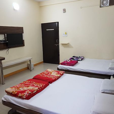 Hotel Shri Radhe Krishna Godarpura Kültér fotó