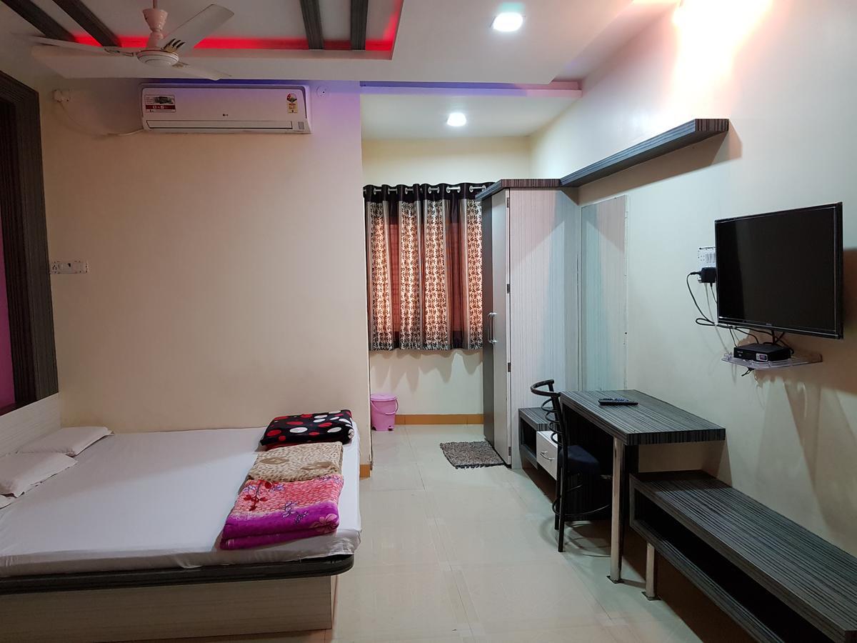 Hotel Shri Radhe Krishna Godarpura Kültér fotó