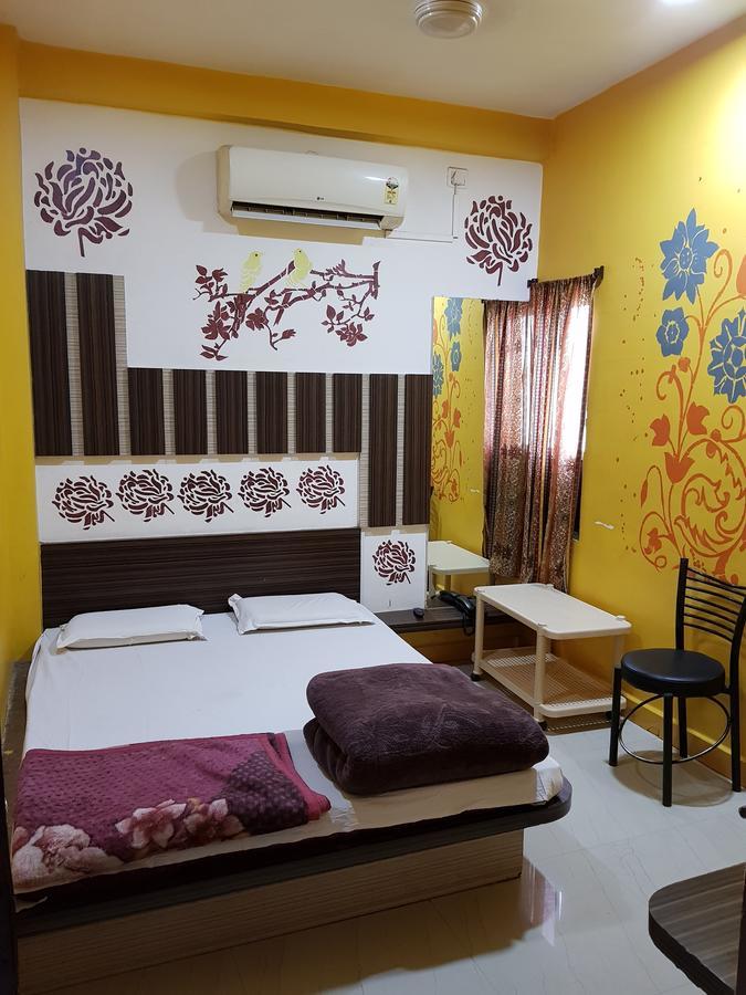 Hotel Shri Radhe Krishna Godarpura Kültér fotó