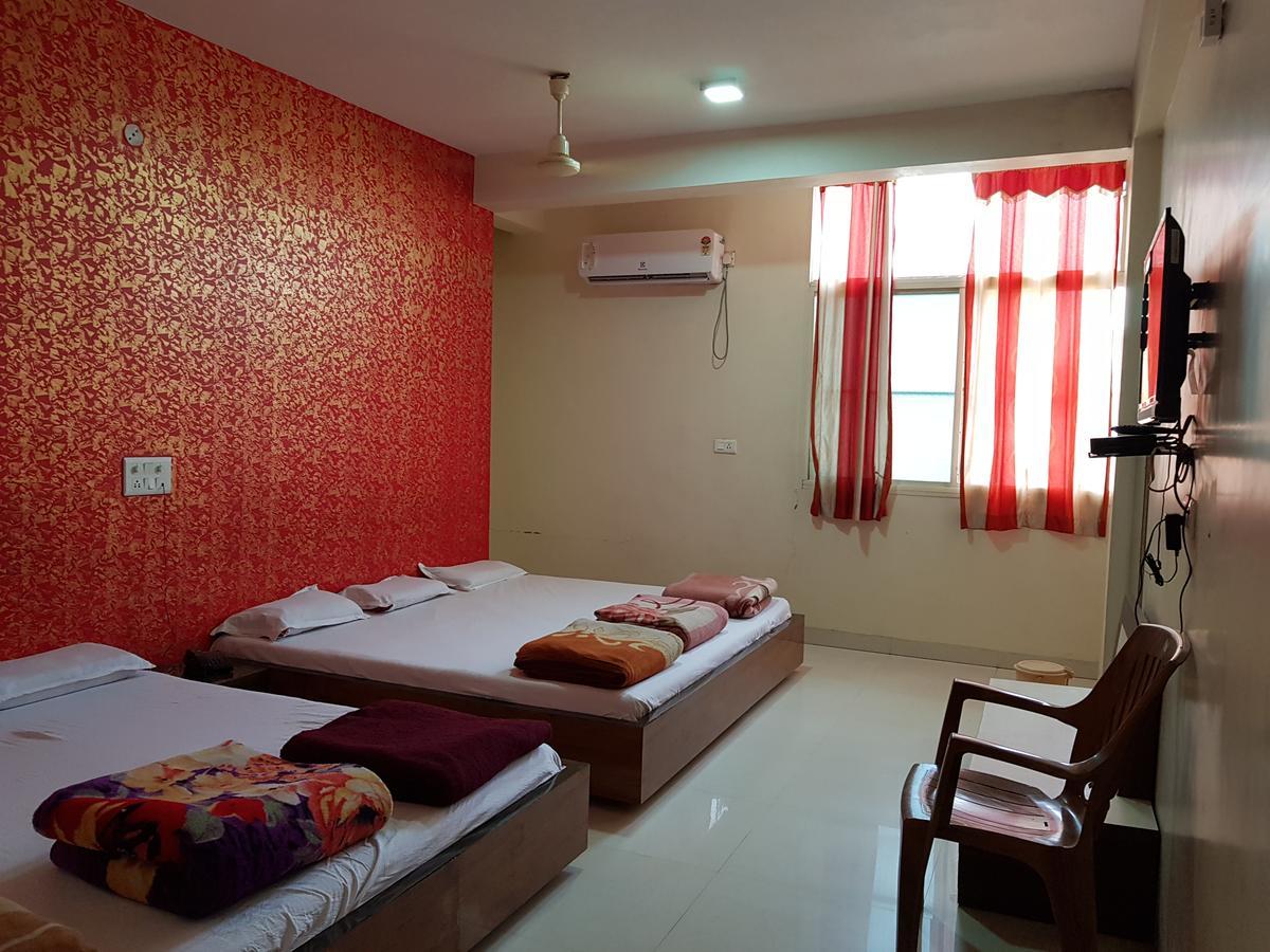 Hotel Shri Radhe Krishna Godarpura Kültér fotó