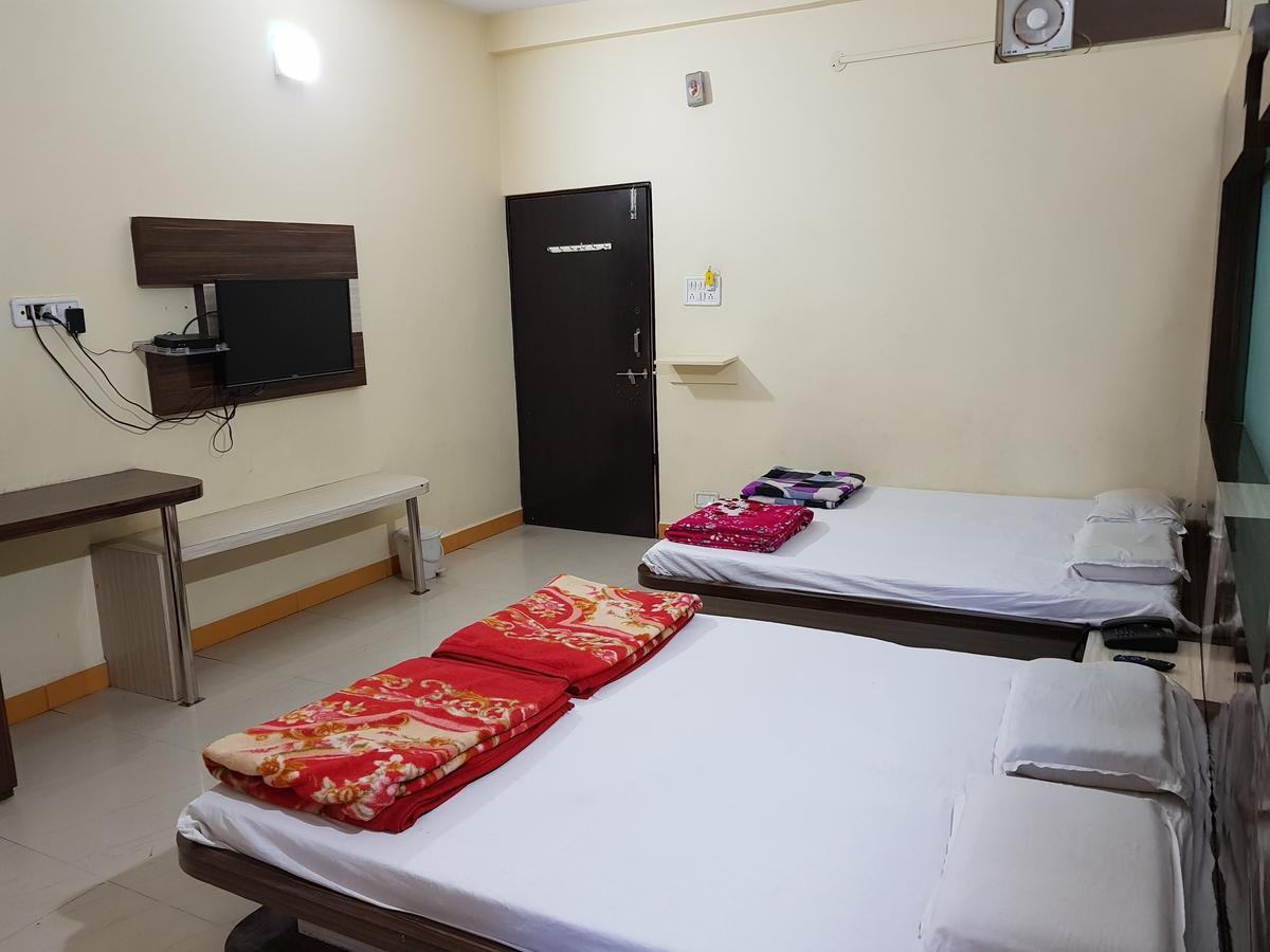 Hotel Shri Radhe Krishna Godarpura Kültér fotó