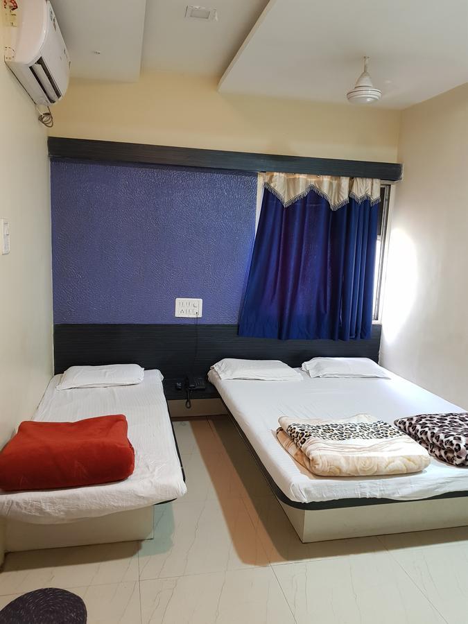 Hotel Shri Radhe Krishna Godarpura Kültér fotó