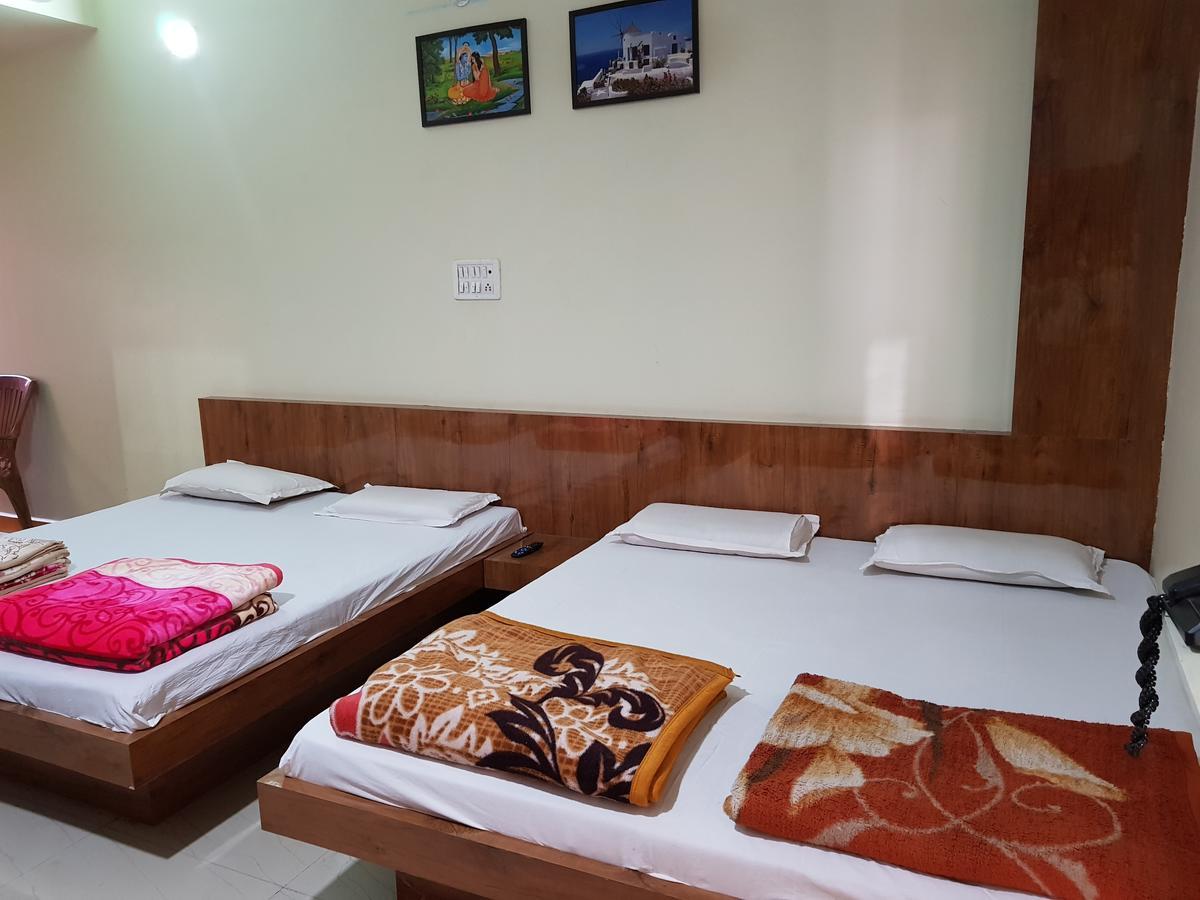Hotel Shri Radhe Krishna Godarpura Kültér fotó