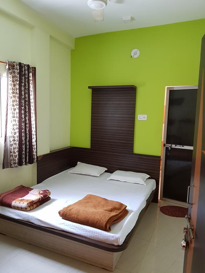 Hotel Shri Radhe Krishna Godarpura Kültér fotó