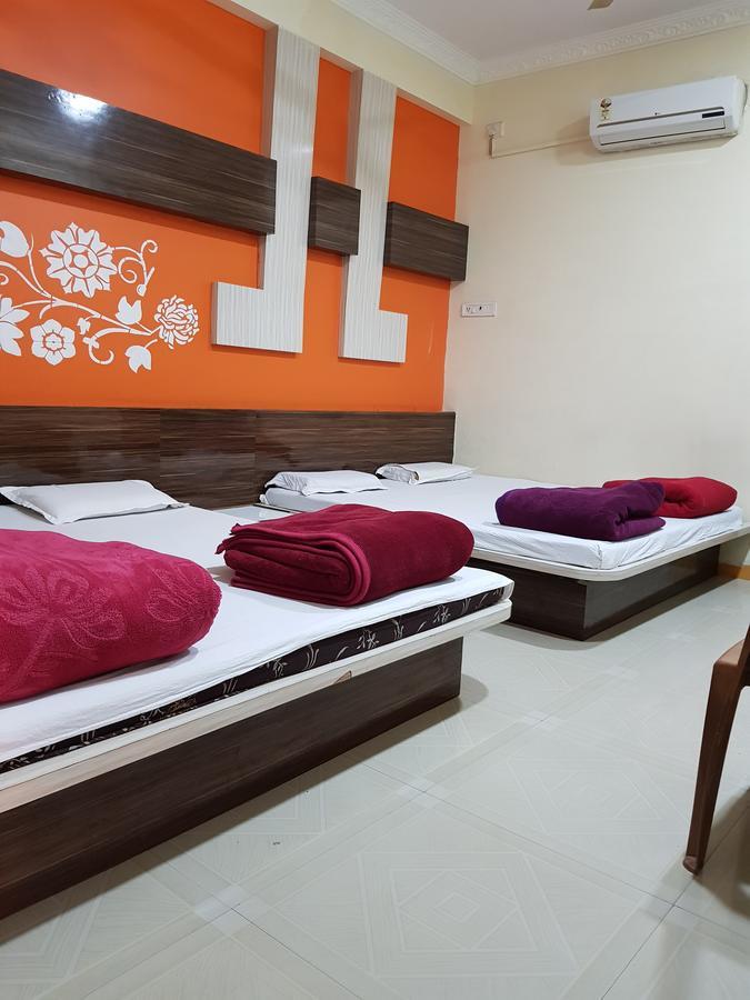 Hotel Shri Radhe Krishna Godarpura Kültér fotó